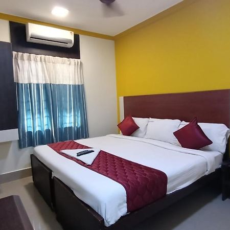 Skyry Hotels Adyar Chennai Exterior photo