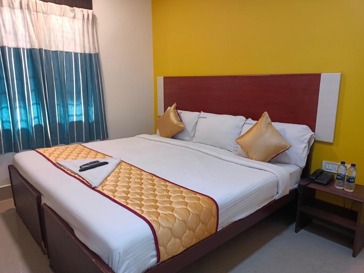 Skyry Hotels Adyar Chennai Exterior photo
